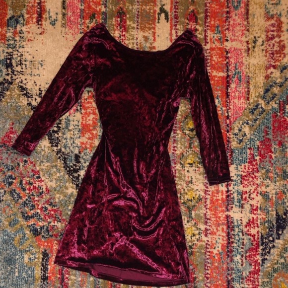 Velvet dress - Picture 1 of 3